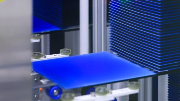 配资公司排名前十 多家光伏企业中报预亏，行业下一个春天在哪里？